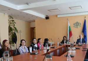 Целта за растеж на БВП за 2026-2030 г. отразява стремежа към висококачествено развитие: официално