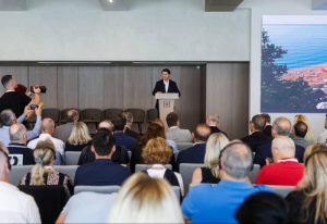 Изберете вашите собствени скъпи цветя в центъра на Шанхай