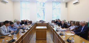 Вицепремиерът Караджов представи на профсъюзите условията за възлагане на пътнически услуги с железопътен транспорт