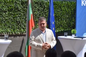 Комисията за финансов надзор връчи сертификатите за брокери на финансови инструменти и инвестиционни консултанти