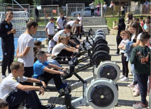 Гребен тренажор „Млад гребец“ се проведе в НУ „Васил Левски“
