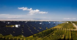 Си ръководи дипломацията на Китай, за да постави началото на нова глава в бурния свят