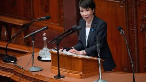 Такаичи от Япония се насочва към китайската „принуда“, САЩ се свързват в първата си реч след убедителна победа