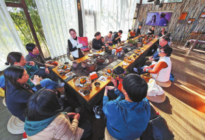 „Емоционално харчене“ докосване на празничен лукс