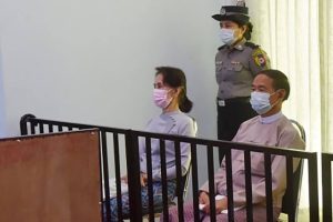 Аун Сан Су Чи от Мианмар беше преместена от затвора в домашен арест